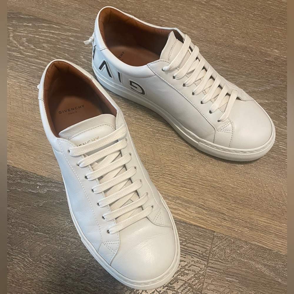 Givenchy White Leather Sneakers with Logo Detail